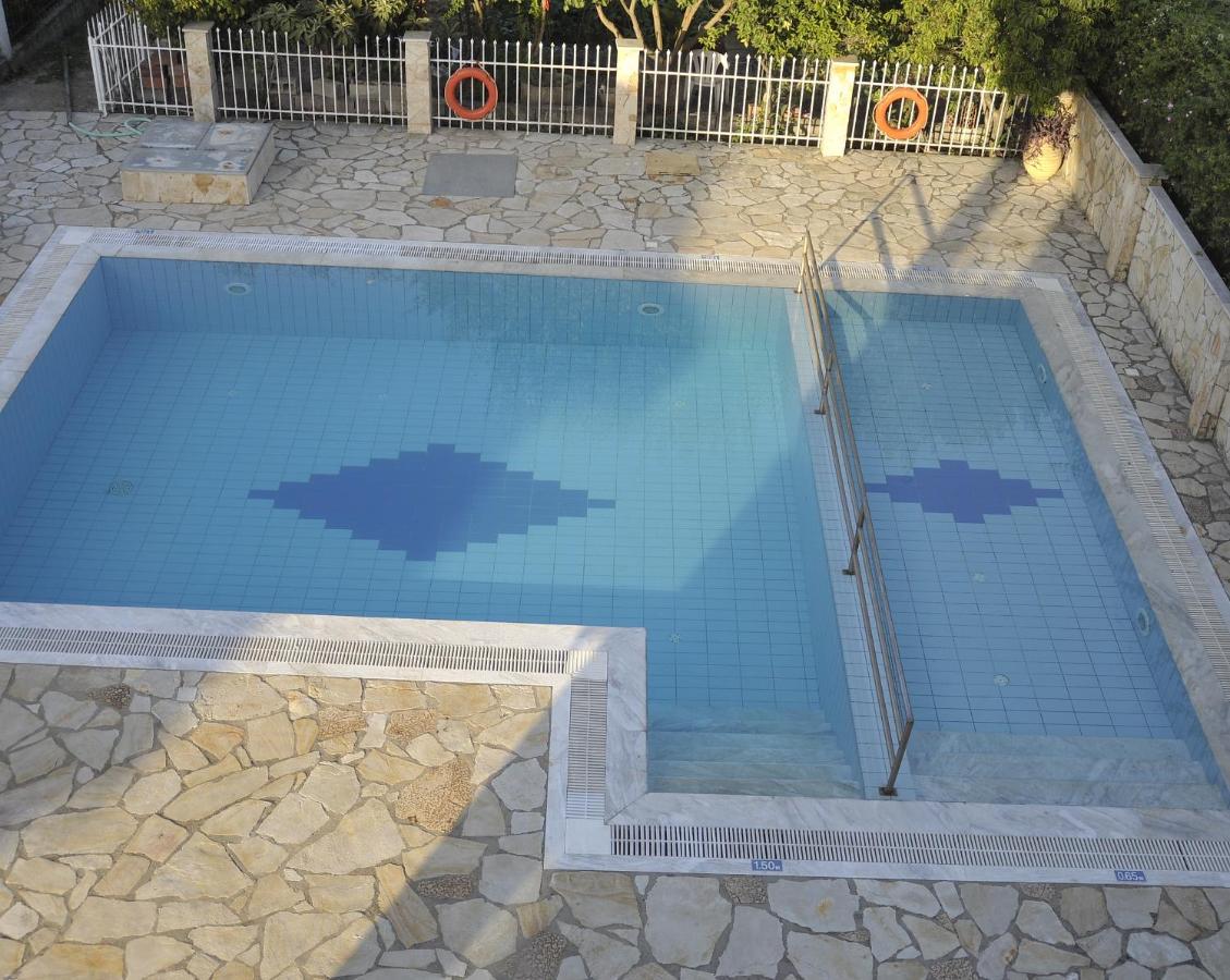 Spiros Athinaios Apartment'S Dassia  Buitenkant foto